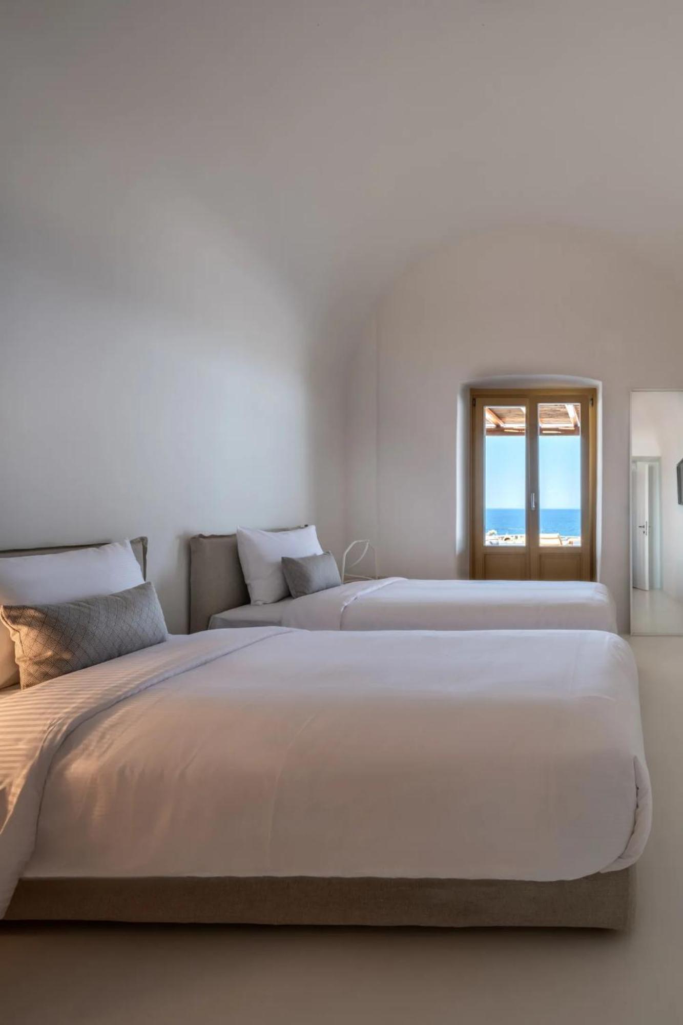 Colombos Beachfront Foinikiá Zimmer foto