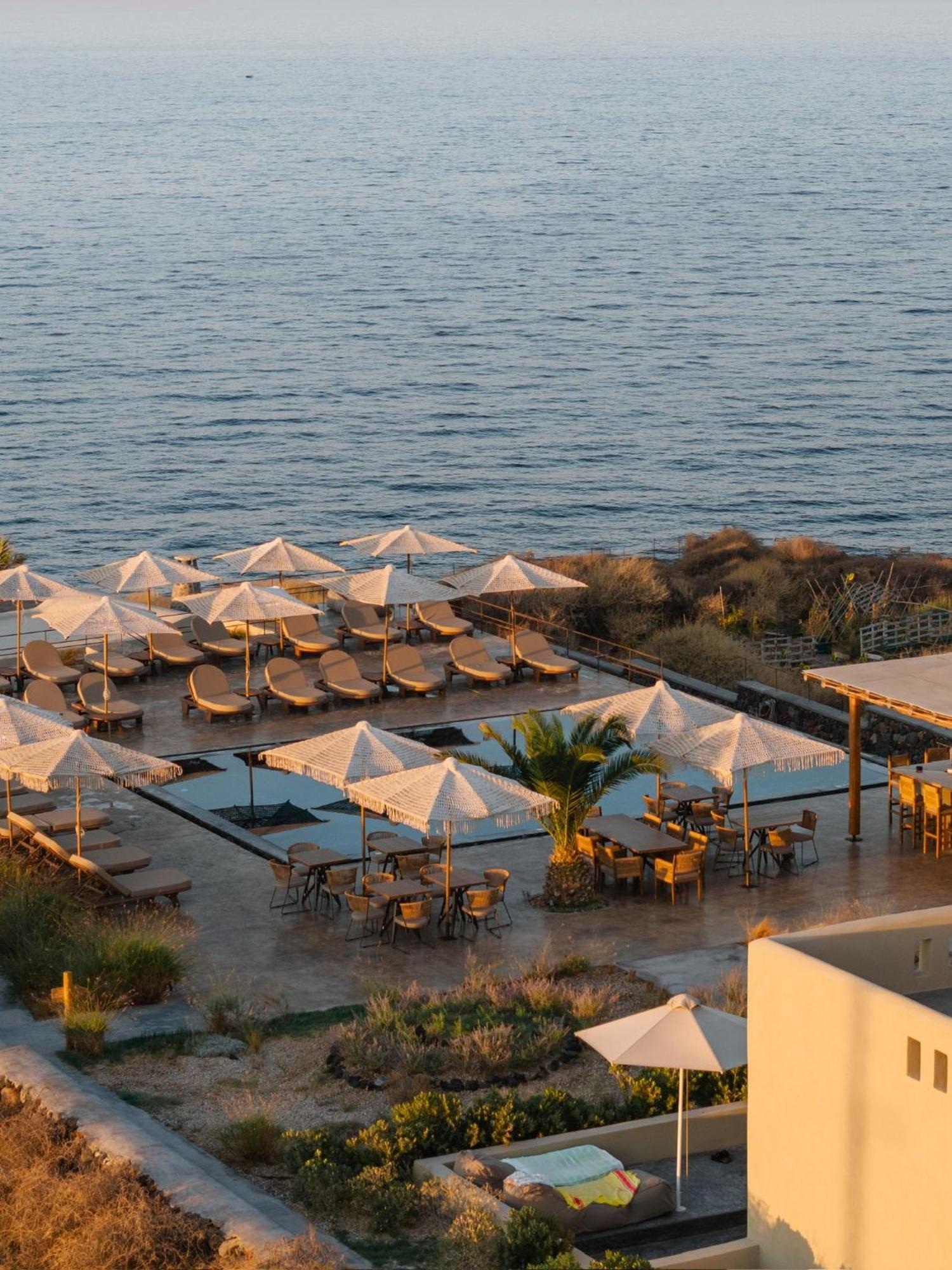 Colombos Beachfront Foinikiá Exterior foto